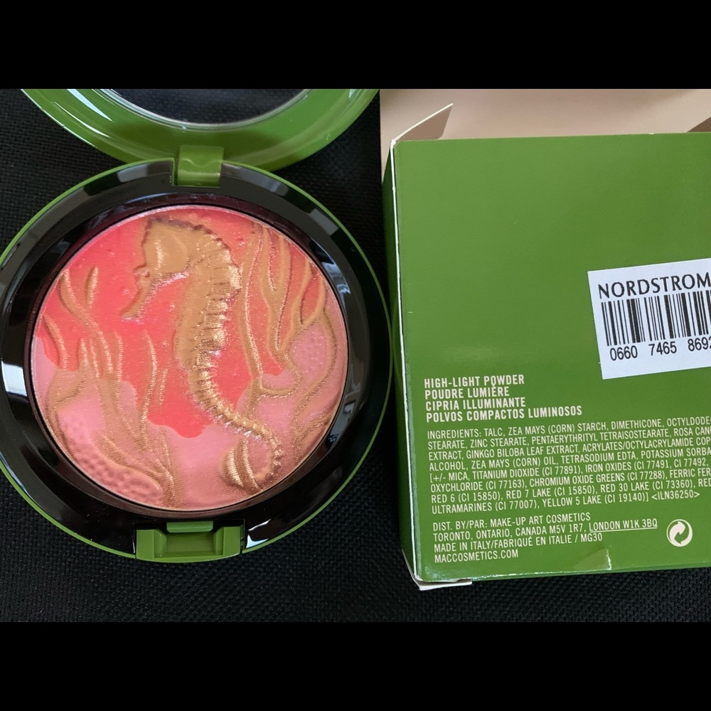 MAC NEW “Marine Life” High Light Powder Never used